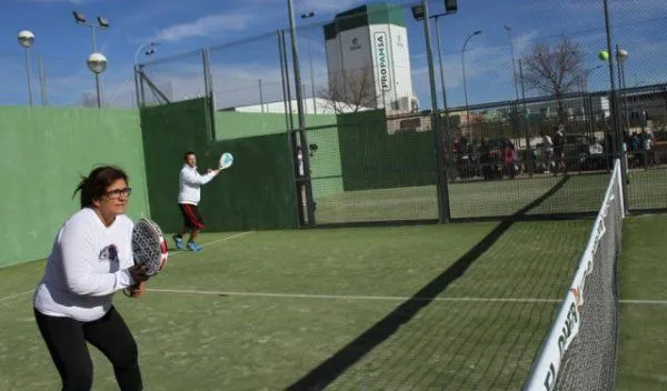 Pistas Pádel Indoor Quer - centro deportivo en Quer