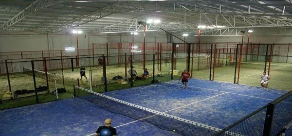 Play Padel Indoor - centro deportivo en Villalbilla