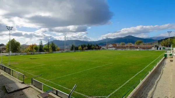 Polideportivo Municipal Cebreros - centro deportivo en Cebreros