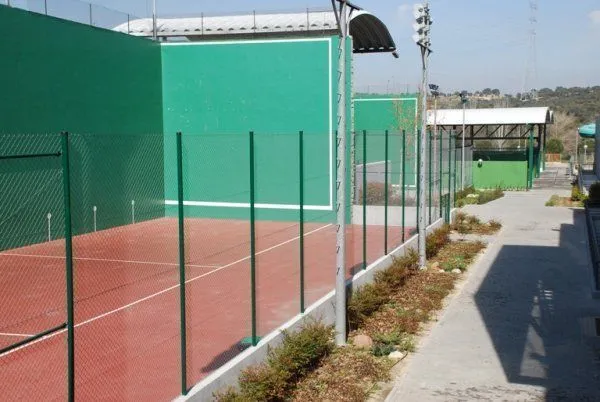 Polideportivo Municipal Dehesa Boyal - centro deportivo en San Sebastián de los Reyes