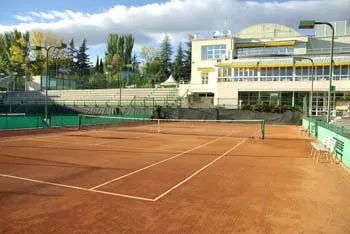 Real Club De Tenis Padel Aravaca (lópez-maeso) - centro deportivo en Madrid