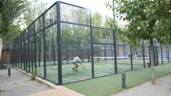 Tamarit Beach Resort - centro deportivo en Tamarite de Litera