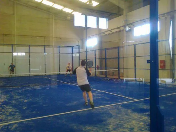 Tot Padel Indoor Algemesi - centro deportivo en Algemesí