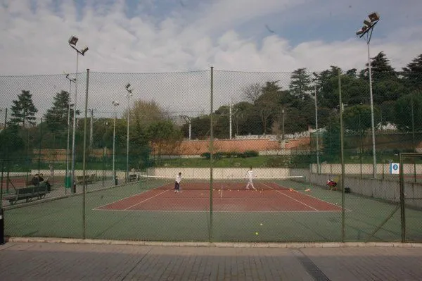 Centro Deportivo Municipal La Bombilla - centro deportivo en Madrid