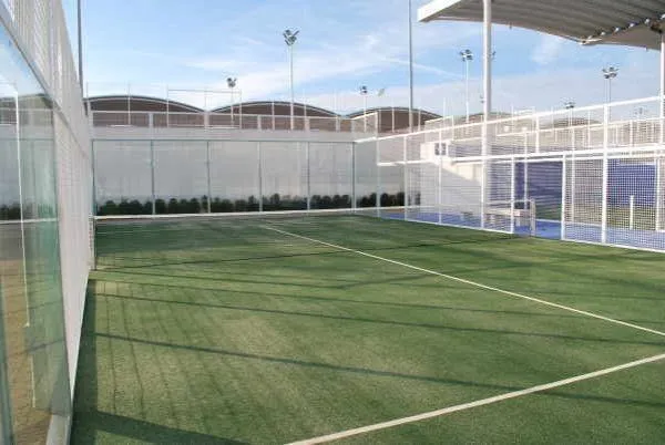 Centro Deportivo Municipal Valdefierro - centro deportivo en Zaragoza