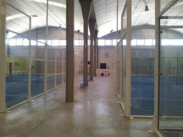 Padel Indoor Ontinyent - centro deportivo en Ontinyent