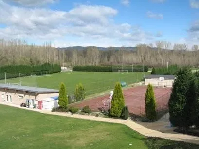 Pistas De Padel Complejo Deportivo El Soto - centro deportivo en Carracedelo